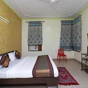 Oyo 10071 Go Sector 45 Hotel